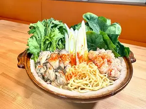 牡蠣とホルモンのらーめん鍋